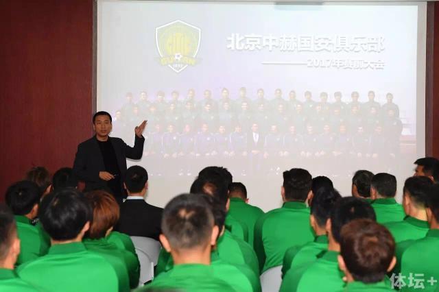 娇妻4p被八个男人伺候电影