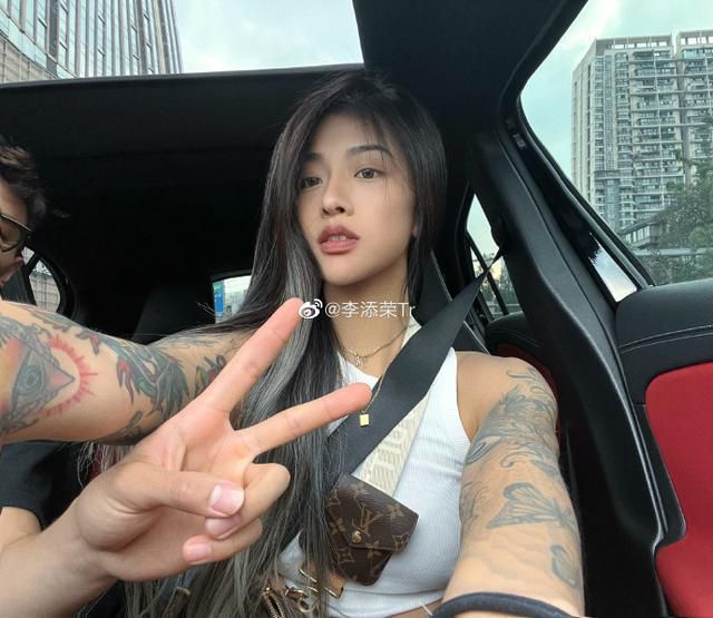 欧美最近摘花xxxx摘花